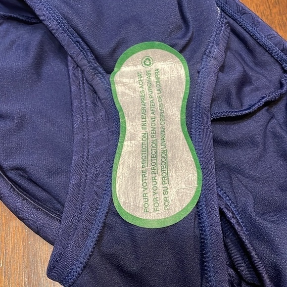 Freshwater textured swimsuit bottoms - Picture 5 of 7